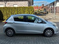 Gebraucht Toyota Yaris 99 PS (72 kW) 2012 Silber Kleinwagen