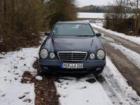 Gebraucht Mercedes E240 Classic 160 PS (117 kW) 2000 Schwarz Limousine