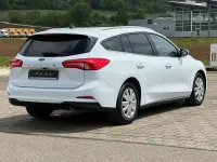 Używany Ford Focus Cool & Connect 120 KM (88 kW) 2020 Biały Sedan/Limuzyna