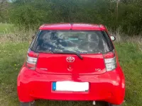 Gebraucht Toyota iQ 68 PS (50 kW) 2011 Rot Kleinwagen