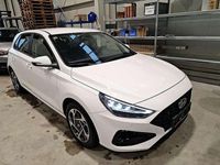 Gebraucht Hyundai i30 Style 101 PS (74 kW) 2024 Weiß Limousine