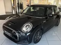 Gebraucht Mini Cooper SE Essential 135 kW (184 PS) 2023 Schwarz Kleinwagen