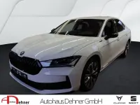 Gebraucht Skoda Superb SportLine 150 PS (110 kW) 2025 Purity weiß Limousine