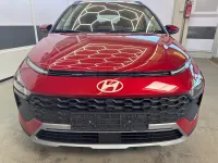 Neu Hyundai Bayon Life 99 PS (72 kW) 2025 Dragon red wr7 SUV