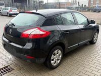 Gebraucht Renault Mégane 101 PS (74 kW) 2011 Schwarz Limousine