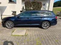Gebraucht VW Passat 180 PS (132 kW) 2017 Blau Kombi