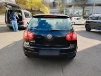 Second-hand VW Golf IV 75 CP (55 kW) 2004 Negru Berlinǎ