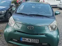 Second-hand Toyota iQ 68 CP (50 kW) 2010 Verde Hatchback