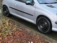 Gebraucht Peugeot 206 CC 138 PS (101 kW) 2001 Silber Cabrio