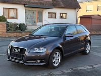 Gebraucht Audi A3 Attraction 105 PS (77 kW) 2012 Grau Limousine