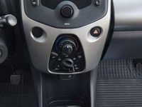 Gebraucht Peugeot 108 Active 69 PS (50 kW) 2016 Weiß Kleinwagen