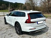 Gebraucht Volvo V60 CC 190 PS (139 kW) 2019 Weiß Kombi