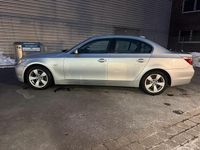 Gebraucht BMW 523 176 PS (129 kW) 2005 Silber Limousine