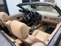 Gebraucht BMW 320 Cabriolet 150 PS (110 kW) 1997 Schwarz Cabrio