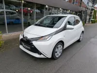 Gebraucht Toyota Aygo X-play 69 PS (50 kW) 2017 Pianosaweiß Kleinwagen