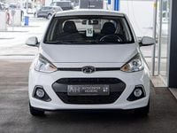 Gebraucht Hyundai i10 Passion 87 PS (63 kW) 2016 Weiß Kleinwagen