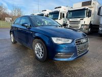 Gebraucht Audi A3 Attraction 105 PS (77 kW) 2013 Blau Limousine