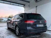 Gebraucht VW Passat 150 PS (110 kW) 2018 Grau Kombi