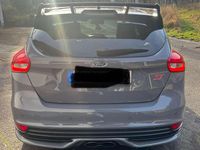 Gebraucht Ford Focus 250 PS (183 kW) 2015 Grau Limousine