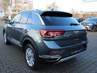 Gebraucht VW T-Roc Style 150 PS (110 kW) 2025 Grau SUV