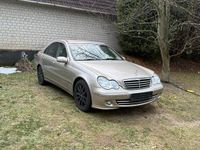 Gebraucht Mercedes C180 143 PS (105 kW) 2004 Gold Limousine