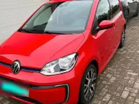 Używany VW e-up! United 61 kW (83 KM) 2021 Czerwony Hatchback