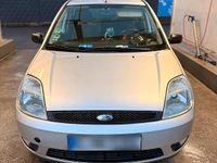 Gebraucht Ford Fiesta 80 PS (58 kW) 2003 Silber Kleinwagen