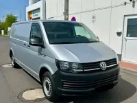 Gebraucht VW Transporter 150 PS (110 kW) 2018 Silber Van