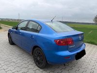 Używany Mazda 3 Comfort 105 KM (77 kW) 2004 Niebieski Sedan/Limuzyna