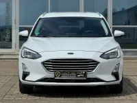 Używany Ford Focus Cool & Connect 120 KM (88 kW) 2020 Biały Sedan/Limuzyna