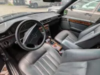 Gebraucht Mercedes 300 113 PS (83 kW) 1990 Schwarz Limousine