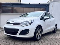 Gebraucht Kia Rio 109 PS (80 kW) 2015 Weiß Limousine