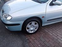Gebraucht Renault Mégane II 95 PS (69 kW) 2002 Silber Limousine