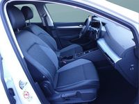Gebraucht VW Golf VIII 150 PS (110 kW) 2025 Weiß Kleinwagen