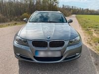 Gebraucht BMW 320 184 PS (135 kW) 2011 Grau Kombi