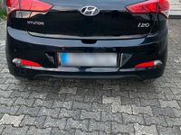 Gebraucht Hyundai i20 75 PS (55 kW) 2017 Schwarz Kleinwagen
