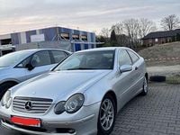 Gebraucht Mercedes C220 143 PS (105 kW) 2003 Silber Coupé