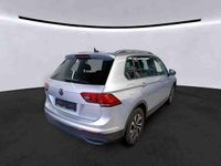 Gebraucht VW Tiguan Life 150 PS (110 kW) 2023 Reflexsilber metallic SUV