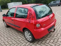 Gebraucht Renault Clio II Authentique 58 PS (42 kW) 2011 Rot Limousine