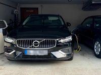 Gebraucht Volvo V60 350 PS (257 kW) 2023 Schwarz Kombi