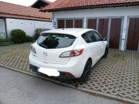 Używany Mazda 3 Exclusive-Line 151 KM (111 kW) 2010 Biały Sedan/Limuzyna