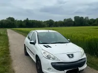 Gebraucht Peugeot 206+ 68 PS (50 kW) 2010 Weiß Kleinwagen