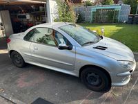 Gebraucht Peugeot 206 CC 109 PS (80 kW) 2003 Silber Cabrio