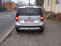 Gebraucht Skoda Yeti Ambition 122 PS (89 kW) 2015 Brilliantsilber metallic SUV