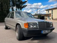 Gebraucht Mercedes 190 72 PS (52 kW) 1987 Grau Limousine