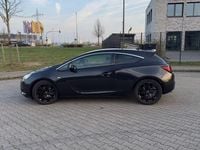 Gebraucht Opel Astra GTC 140 PS (102 kW) 2015 Schwarz Coupé