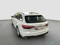 Gebraucht Audi A4 Sport 136 PS (100 kW) 2023 Gletscherweiß metallic Kombi