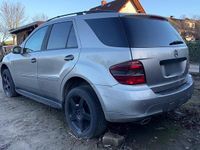 Gebraucht Mercedes ML320 224 PS (164 kW) 2005 Silber SUV