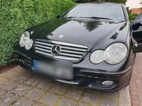 Usado Mercedes C200 163 HP (119 kW) 2004 Preto Coupé