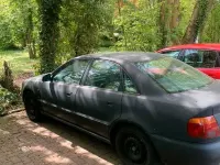 Używany Audi A4 101 KM (74 kW) 1995 Czarny Sedan/Limuzyna